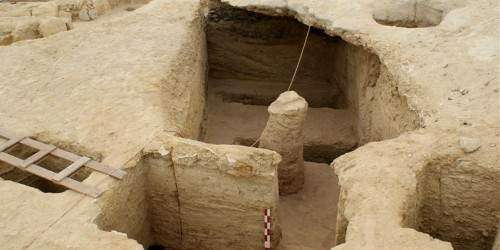 Encuentran antiguas estatuas en forma de león