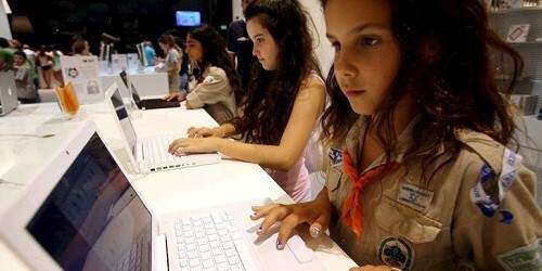 Con acceso a Internet la mitad de los brasileños