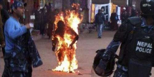 Tibetanos se prenden fuego en protesta por ocupación china
