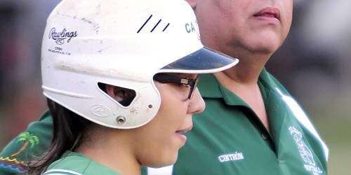 En paso firme las Juanas del Colegio en el sóftbol LAI
