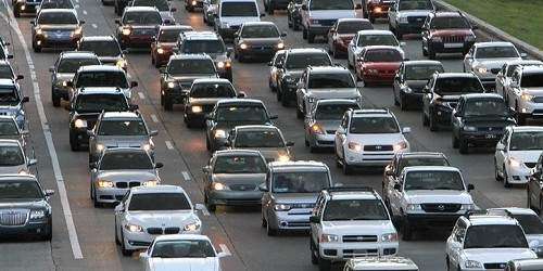 Arrecia el tránsito; ilesas mujeres que chocaron con caballos en Salinas