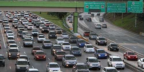 Pesado el tránsito y reducción de carriles