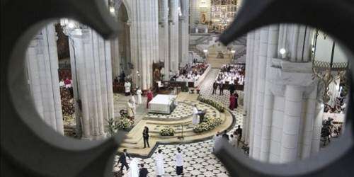 Desactivan artefacto explosivo en la catedral madrileña La Almudena