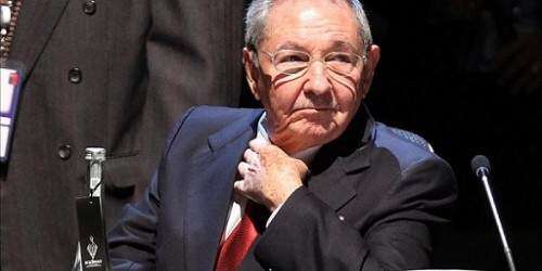 Raúl Castro bromea sobre la posibilidad de renunciar