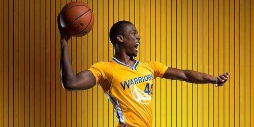 Warriors con nuevos uniformes: ‘las jerseys de manga corta’