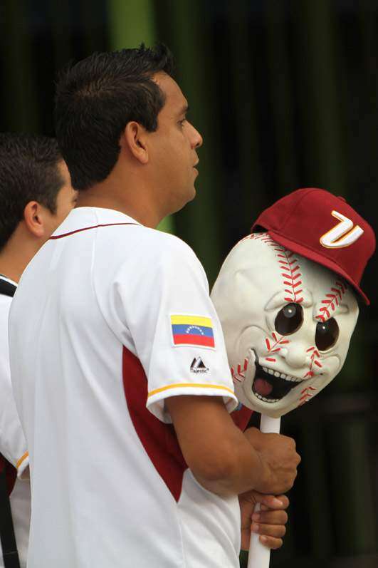 Clásico Mundial: Ambiente festivo previo al choque Venezuela – Dominicana (