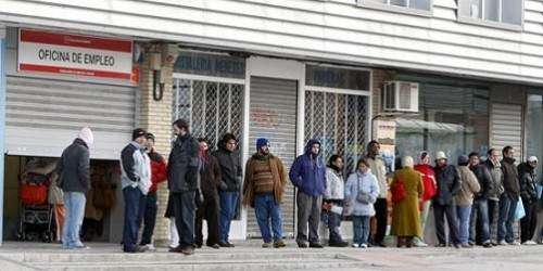 España supera por primera vez los cinco millones de ‘desocupados’