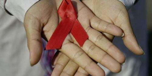 Médicos aseguran haber curado a bebé con VIH