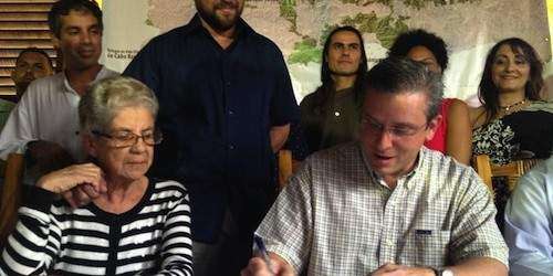 Gobernador firma orden para corredor de bosques (galería)