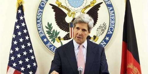 Kerry llega a Kabul en una visita no anunciada