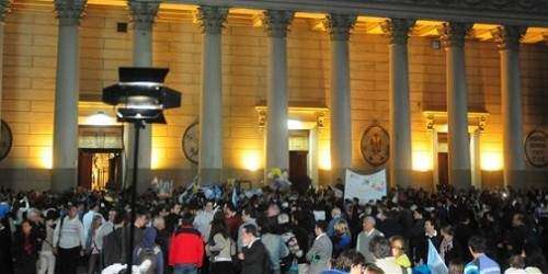 Argentina celebra con orgullo y emoción la elección de Francisco