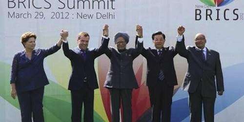BRICS creará su propio banco y moneda