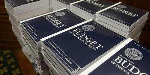 Presupuesto federal trae más impuestos a ricos y recortes en programas soci