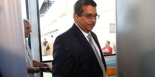 Hilton Cordero renuncia a juicio por jurado, pero sigue negociando