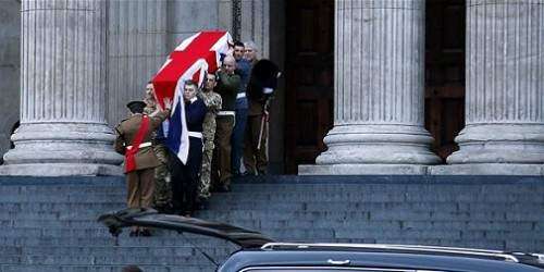 Restos de Thatcher llegan a la capilla de Westminster