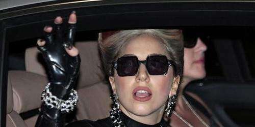 Lady Gaga se recupera de operación de cadera