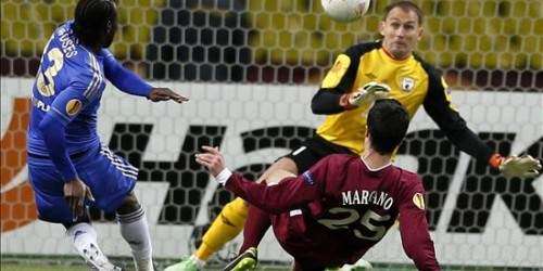 En Europa el Chelsea es guiado por Fernando Torres y Víctor Moses