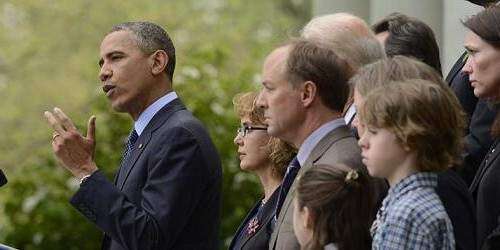 Obama acusa a los senadores de ceder a presiones del lobby pro armas