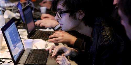 Empleo a tutiplén en programación de computadoras (video)