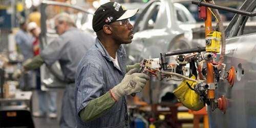 Sector privado de EEUU creó 119,000 empleos en abril