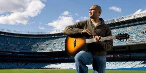Bernie Williams… jonrones al son de guitarra (video)