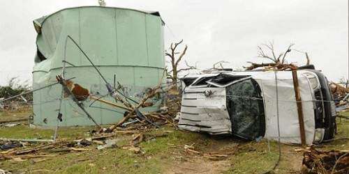 Un muerto y 21 heridos al paso de tornados por el centro de EEUU