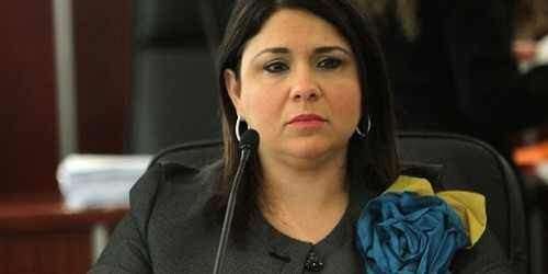 Senadora González se une a marcha por López Rivera