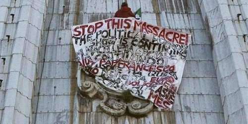 Hombre se encarama en la cúpula del Vaticano