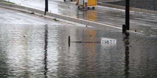 Cerrada la Baldorioty en Túnel Minillas, arde vehículo en Caguas