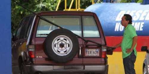 Nuevos arbitrios de gasolina nos condenan a precios más altos que EE UU