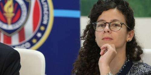 Asesora del Gobernador sigue dando signos de mejoría