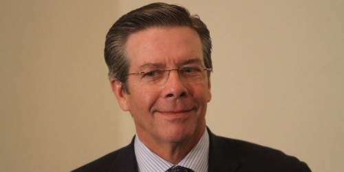 Chafey alega no tiene conflictos, AGP lo alaba y clase médica denuncia acto