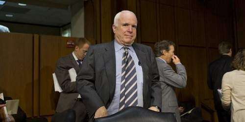 McCain arremete duramente contra Putin en una columna publicada en Rusia