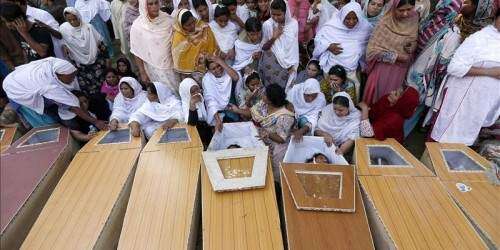 Insurgencia huye del diálogo con una matanza contra cristianos en Pakistán