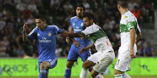 Real Madrid gana con polémica su partido más mediocre