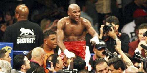 Canelo y Mayweather dan el peso sin problemas