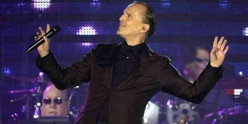 Rinden sentido homenaje a Miguel Bosé (vídeo)