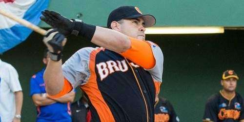 Peloteros Raúl Santana y Zomarie Lozano a premiación del COPUR