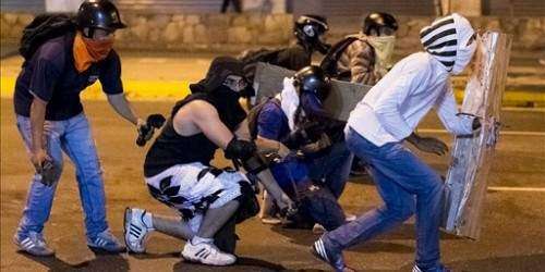 Las barricadas y las protestas continúan en Venezuela