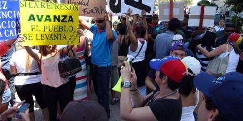 Seis detenidos por impedir el acceso del equipo cubano en un hotel de Venez