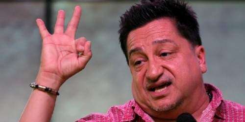 De párpados caídos y a to’ piquito el País por la muerte de Luis Raúl (vide