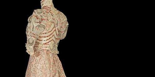 Sale a la luz vestido de emperatriz Sisi de Austria