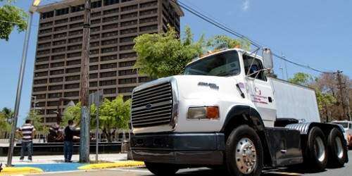 Camioneros llevan protesta a Minillas