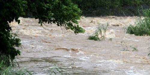 Rescatan acampantes atrapados por crecida de río en Patillas