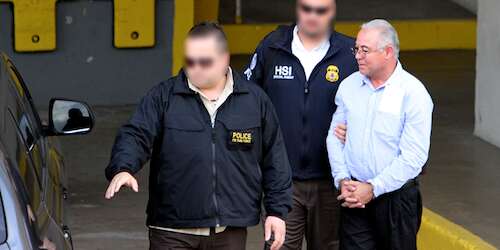 Dormirá en la cárcel federal cura arrestado por tráfico sexual de menores