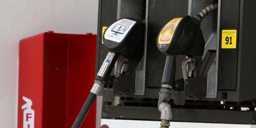 Cierran calle en Bayamón tras derrame de gasolina