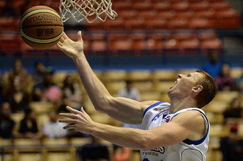 BSN: Bayamón barre el piso del rancho con Humacao (galería)