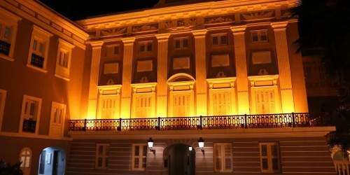 De naranja La Fortaleza para concienciar sobre la esclerosis múltiple