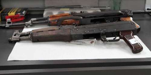 Lo fueron a asaltar y lo recibió con una AR 15, causándole la muerte