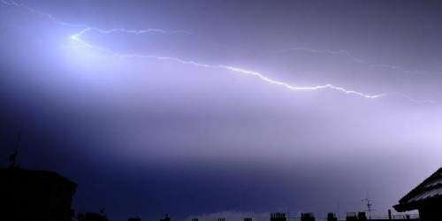 Fuerte tormenta en el oeste de la Isla con advertencia de inundaciones